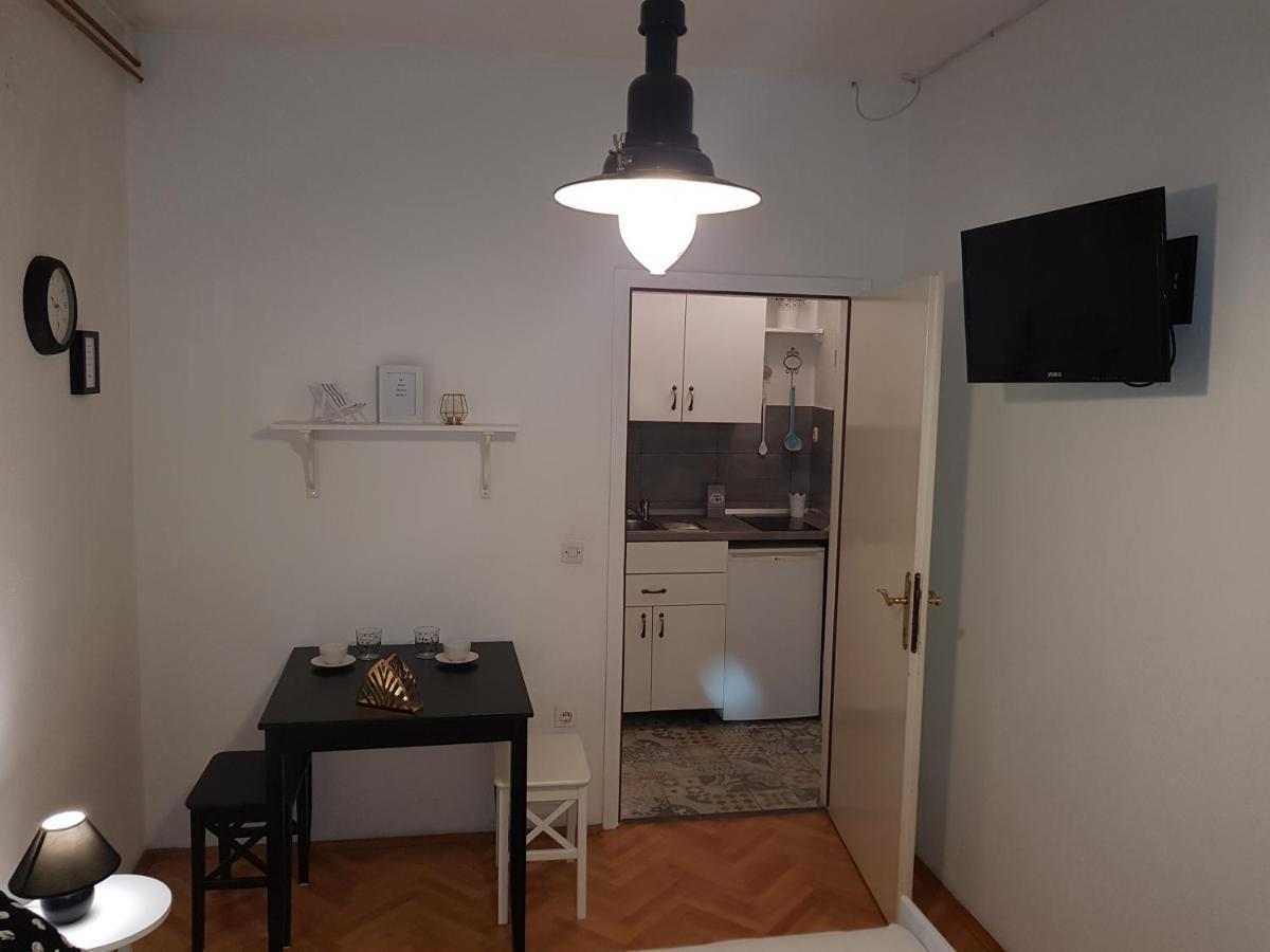 Studio Flat For 2 Apartamento Makarska Exterior foto